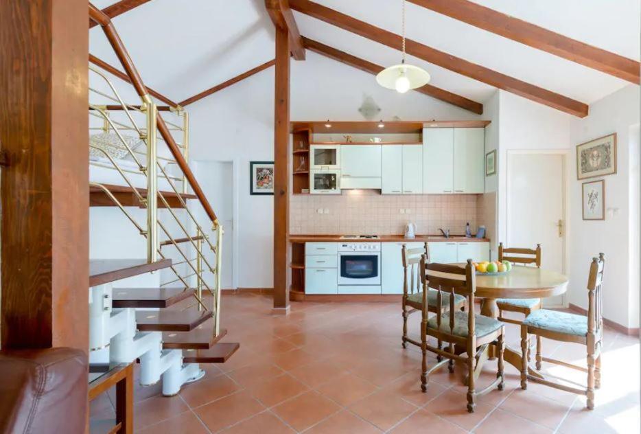 Nora'S Apartment Đảo Hvar Ngoại thất bức ảnh